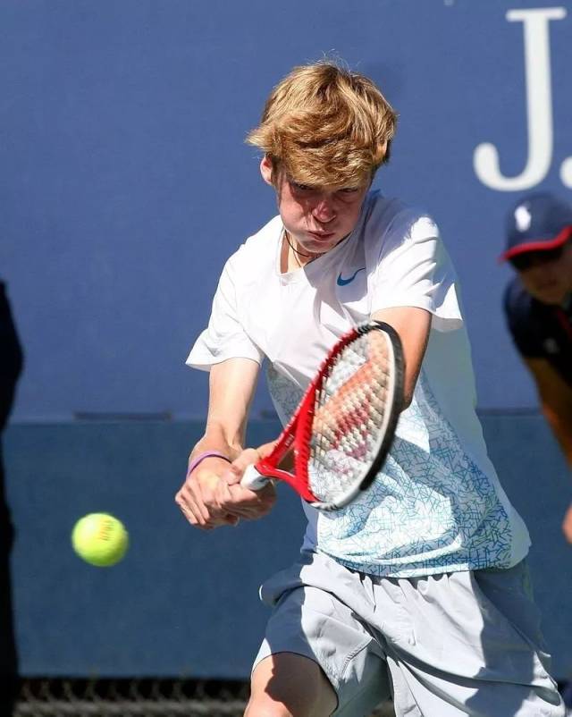 获新赛季首 获新赛季首