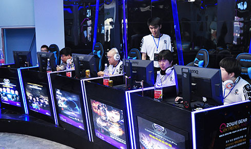 口仍保持训 口仍保持训