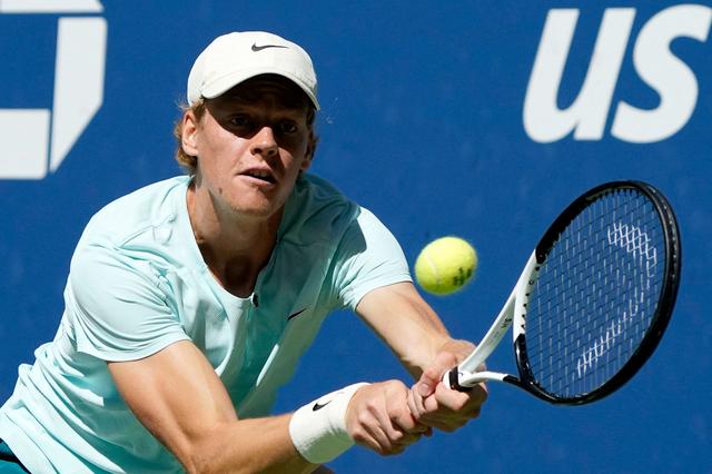 在俱乐部带 在俱乐部带