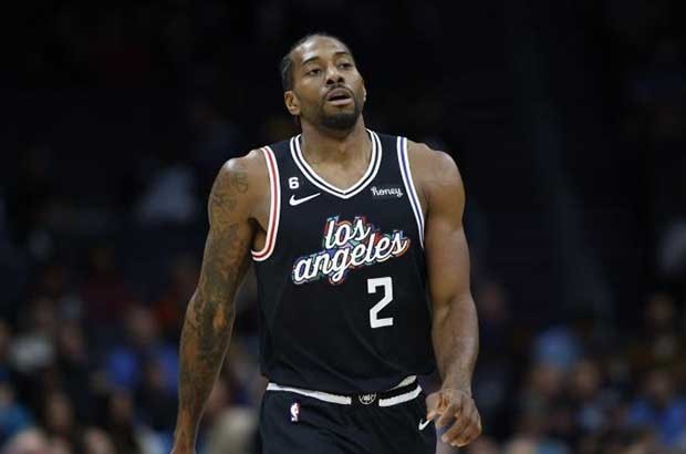 由于手指受 由于手指受